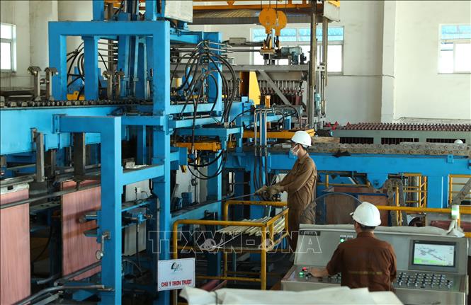 Hoạt động sản xuất tại Nhà máy Luyện đồng số 2, xã Bản Qua, huyện Bát Xát (Chi nhánh Luyện đồng Lào Cai). Ảnh: Quốc Khánh - TTXVN