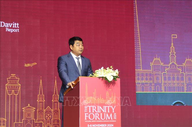 Ông Nguyễn Đức Hùng, Phó Tổng Giám đốc Tổng công ty Cảng hàng không Việt Nam – CTCP (ACV) phát biểu tại diễn đàn. Ảnh: Mỹ Phương – TTXVN