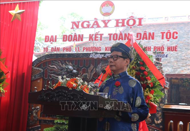 Người dân phường Kim Long trình bày ý kiến tại ngày hội. Ảnh: Mai Trang - TTXVN