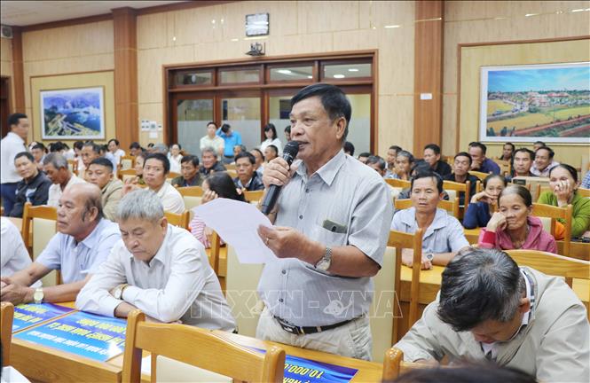 Ngư dân thị xã Đức Phổ phát biểu tại buổi đối thoại. Ảnh: Phạm Cường-TTXVN