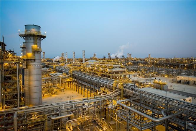 Nhà máy lọc dầu của Tập đoàn dầu khí Saudi Aramco ở Saudi Arabia. Ảnh: Yonhap/TTXVN