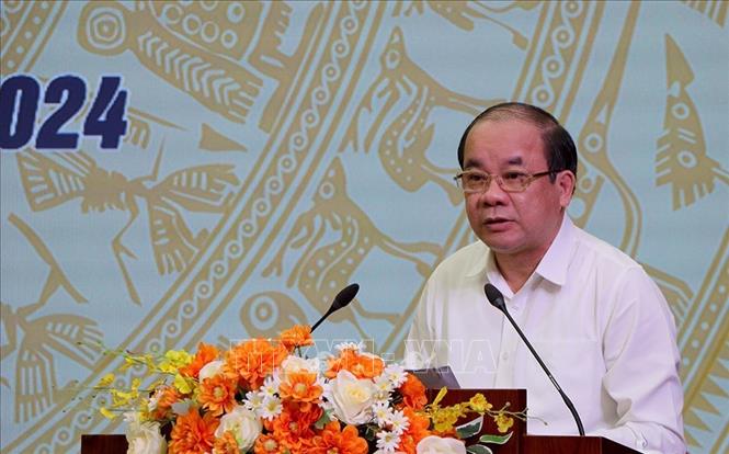 Ông Tạ Văn Long, Phó Bí thư Thường trực Tỉnh ủy, Chủ tịch HĐND tỉnh phát biểu tại Hội nghị. Ảnh: TTXVN phát