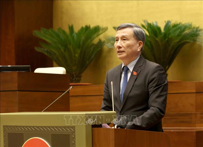 Chủ nhiệm Ủy ban Khoa học, Công nghệ và Môi trường của Quốc hội Lê Quang Huy trình bày Báo cáo thẩm tra dự án Luật Hóa chất (sửa đổi). Ảnh: Phương Hoa - TTXVN