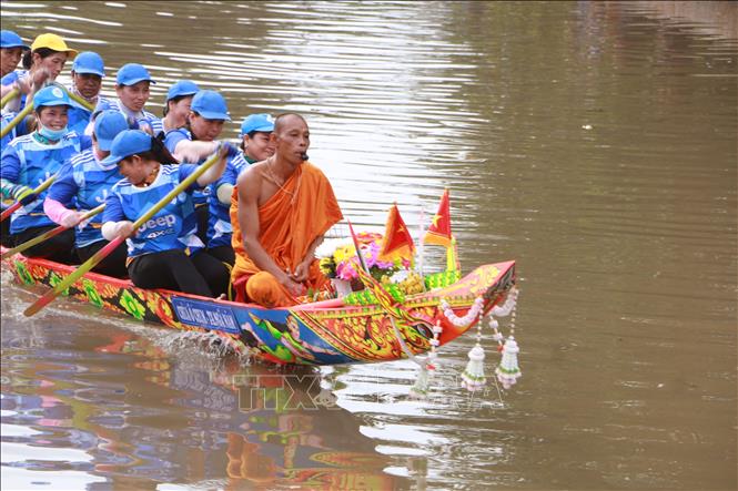 Đội bơi ghe Ngo. Ảnh: Tuấn Phi - TTXVN