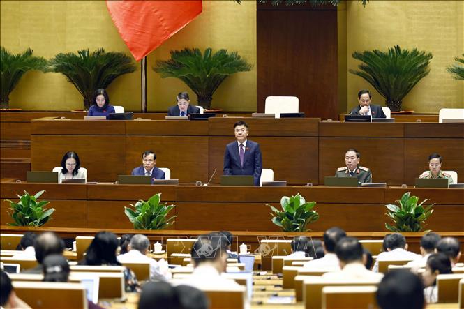 Phó Thủ tướng Lê Thành Long giải trình, làm rõ một số vấn đề đại biểu Quốc hội nêu. Ảnh: Doãn Tấn - TTXVN