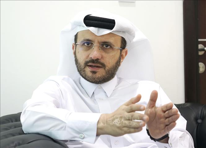(Tư liệu) Người phát ngôn Bộ Ngoại giao Qatar Majed Al Ansari phát biểu với báo giới tại Doha. Ảnh: Kyodo/TTXVN