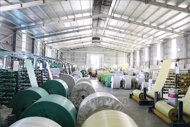 Xưởng sản xuất được đầu tư quy mô, bài bản của Công ty Trách nhiệm hữu hạn Sản xuất bao bì Trường Thịnh. Ảnh: Đức Phương - TTXVN