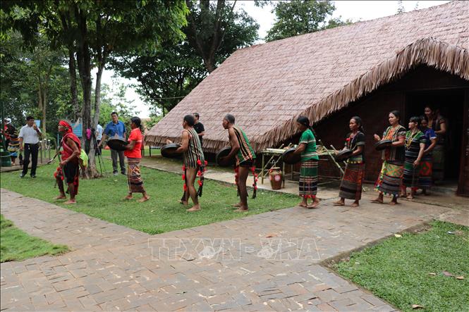 Phục dựng Lễ hội Kết bạn cộng đồng của đồng bào dân tộc S'tiêng tại Khu Bảo tồn Văn hóa dân tộc S’tiêng sóc Bom Bo. Ảnh: Nhật Bình – TTXVN