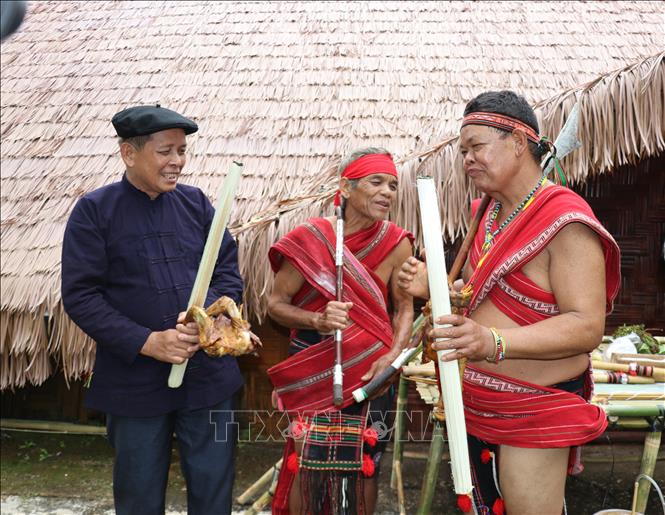 Phục dựng Lễ hội Kết bạn cộng đồng của đồng bào dân tộc S'tiêng tại Khu Bảo tồn Văn hóa dân tộc S’tiêng sóc Bom Bo. Ảnh: Nhật Bình – TTXVN