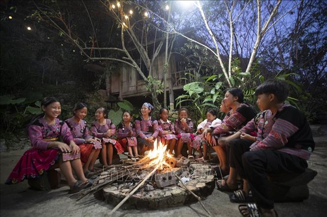 Không gian Homestay Y Múa và trẻ em người Mông tại xã Hang Kia. Ảnh: Trọng Đạt-TTXVN