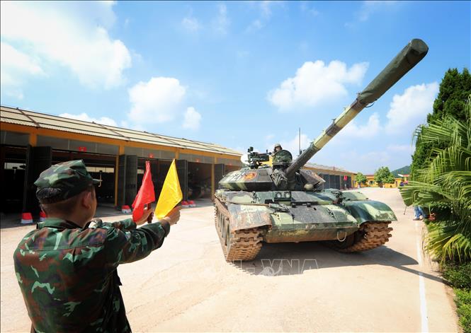 Buổi huấn luyện tác chiến, vượt địa hình phức tạp của Lữ đoàn Tăng thiết giáp 409 (Quân khu 1). Ảnh: Danh Lam - TTXVN