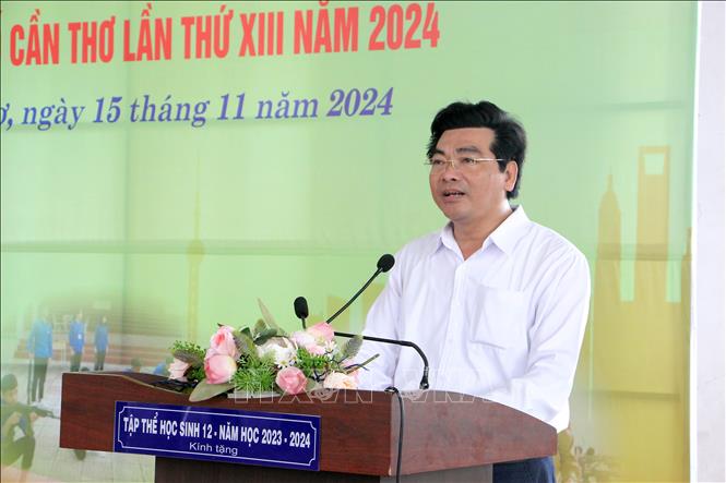 Giám đốc Sở Giáo dục và Đào tạo thành phố Cần Thơ Trần Thanh Bình phát biểu bế mạc Hội thao. Ảnh: Trung Kiên - TTXVN