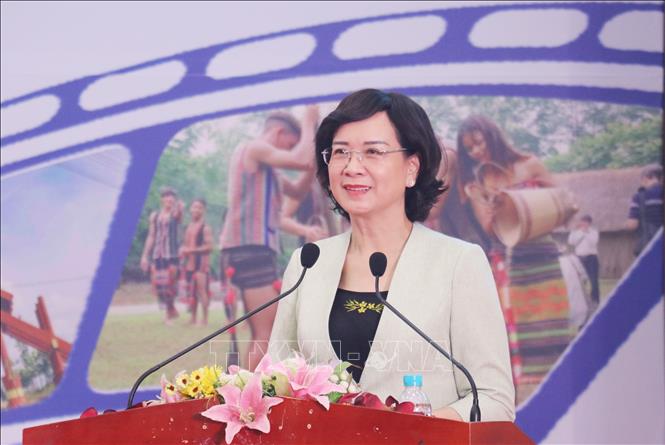 Phó Chủ tịch UBND, Trưởng ban Chỉ đạo Chiến lược phát triển thanh niên tỉnh Bình Phước Trần Tuyết Minh phát biểu tại chương trình. Ảnh: Nhật Bình - TTXVN.