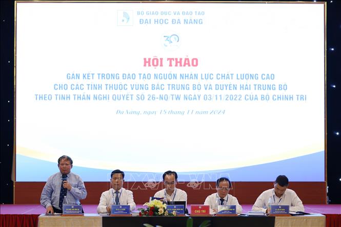 Các đại biểu chủ trì hội thảo. Ảnh: Văn Dũng-TTXVN