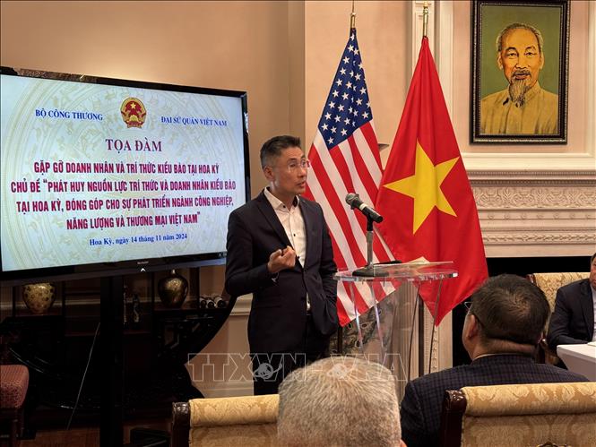 Phó Chủ tịch Asia Group Nguyễn Hùng phát biểu tại sự kiện. Ảnh: Kiều Trang - PV TTXVN tại Washington D.C, Mỹ