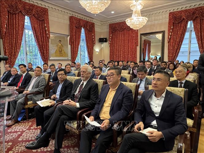 Sự kiện với sự góp mặt của đông đảo kiều bào và một số doanh nghiệp Mỹ. Ảnh: Kiều Trang - PV TTXVN tại Washington D.C, Mỹ
