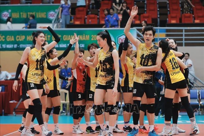 LP Bank Ninh Bình có chiến thắng thuyết phục 3-1 trước XNLS Thanh Hoá, chính thức giành hạng 3 chung cuộc. Ảnh: Minh Quyết - TTXVN