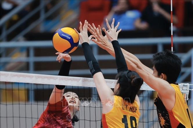 LP Bank Ninh Binh thi đấu áp đảo và sớm vươn lên dẫn trước ở 2 séc đầu tiên. Ảnh: Minh Quyết - TTXVN