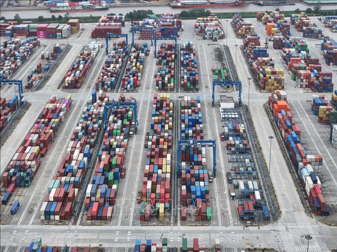 Quang cảnh cảng hàng hóa tại tỉnh Giang Tô, Trung Quốc. Ảnh: THX/TTXVN