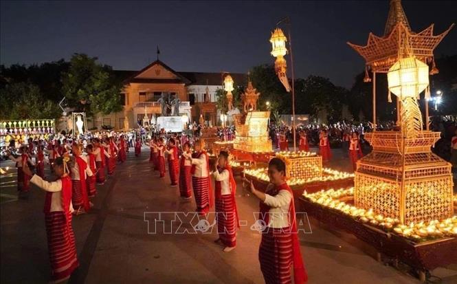 Điệu múa truyền thống của người dân Thái Lan. Ảnh: TTXVN phát