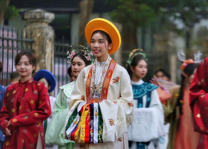 Đoàn diễu hành 