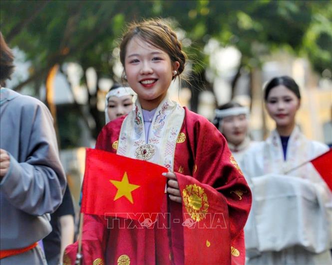 Đoàn diễu hành 