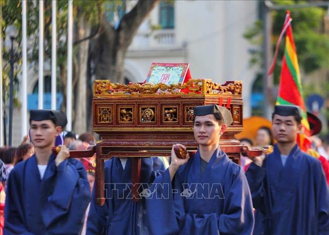 Đoàn diễu hành 