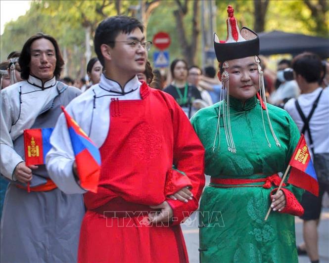Đoàn diễu hành 