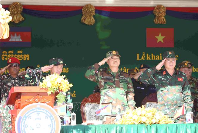 Đại diện Bộ Quốc Campuchia-Lào-Việt Nam chủ trì sự kiện khai mạc diễn tập chung giữa quân đội 3 nước. Ảnh: Huỳnh Thảo - PV TTXVN tại Campuchia