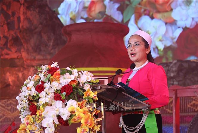 Giám đốc Sở Văn hóa, Thể thao và Du lịch tỉnh Hòa Bình Quách Thị Kiều phát biểu khai mạc 