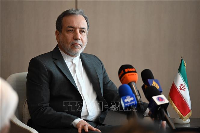 Ngoại trưởng Iran Abbas Araghchi phát biểu trong một cuộc họp báo. Ảnh: THX/TTXVN