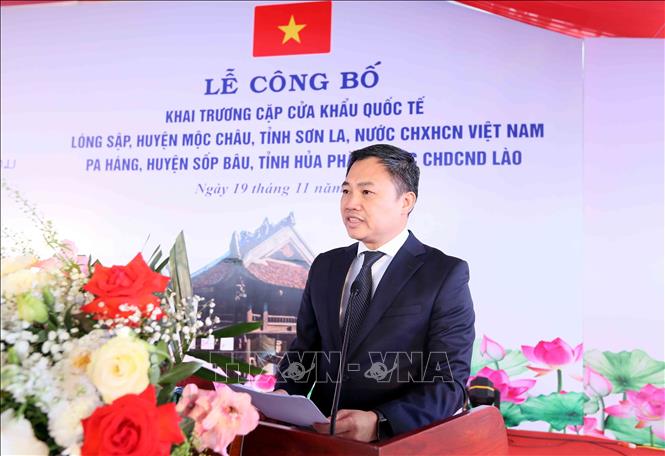 Chủ tịch UBND tỉnh Sơn La Nguyễn Đình Việt phát biểu. Ảnh: Quang Quyết - TTXVN
