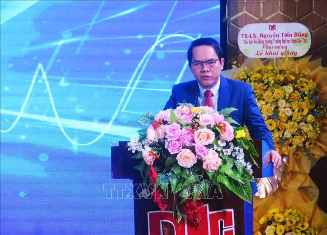 PGS.BS. Trần Văn Phúc (Phillip Tran), Thành viên Tổ chức PHER (Tổ chức giáo dục Việt Mỹ, giúp cải tiến giáo dục y khoa tại Việt Nam) phát biểu. Ảnh: Ánh Tuyết - TTXVN