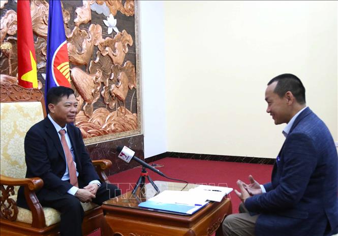 Đại sứ Việt Nam tại Campuchia Nguyễn Huy Tăng trả lời phỏng vấn của TTXVN. Ảnh: Hoàng Minh - PV TTXVN tại Campuchia