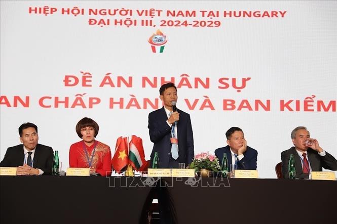 Ông Vũ Quý Dương, Chủ tịch Hiệp hội người Việt Nam tại Hungary phát biểu ở đại hội. Ảnh: TTXVN phát