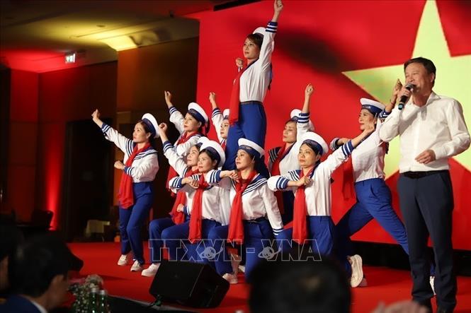Một tiết mục văn nghệ chào mừng tại đại hội lần thứ 3 của Hiệp hội người Việt Nam tại Hungary. Ảnh: TTXVN phát