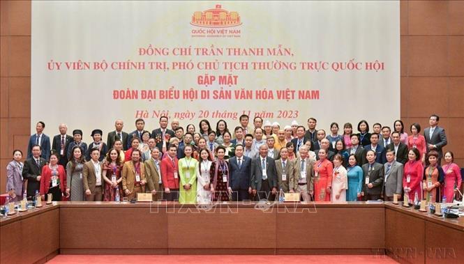 Phó Chủ tịch Thường trực Quốc hội Trần Thanh Mẫn gặp mặt Đoàn đại biểu Hội Di sản Văn hóa Việt Nam, chiều 20/11/2023. Ảnh: TTXVN