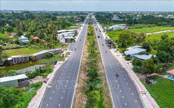 Tuyến đường nối đường Cách Mạng Tháng Tám - Đường tỉnh 918 đi qua khu vực phường Long Hòa, quận Bình Thủy, thành phố Cần Thơ, vị trí xây dựng Trung tâm Trung tâm thương mại Aeon Mall. Ảnh: Thanh Liêm - TTXVN