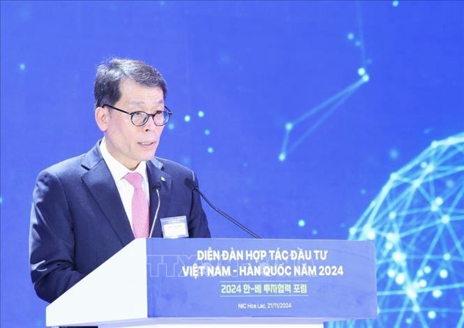 Ông Kim Sung Tae, Chủ tịch Ngân hàng IBK Hàn Quốc phát biểu. Ảnh: Tuấn Anh - TTXVN 