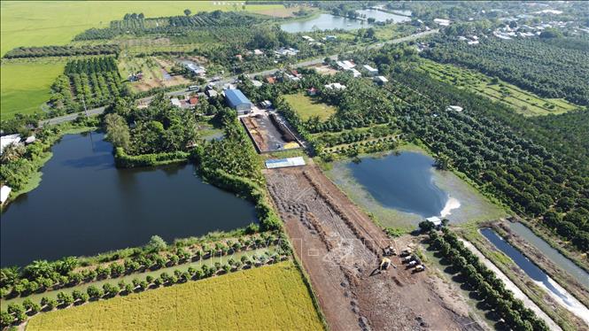 Cơ sở sản xuất giá thể hữu cơ tại xã Tân Thạnh (Thanh Bình, Đồng Tháp). Ảnh: Nhựt An - TTXVN