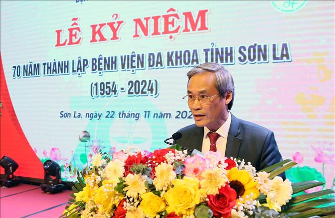 Giám đốc Bệnh viện Đa khoa tỉnh Sơn La Đỗ Văn Thụ phát biểu. Ảnh: Quang Quyết - TTXVN
