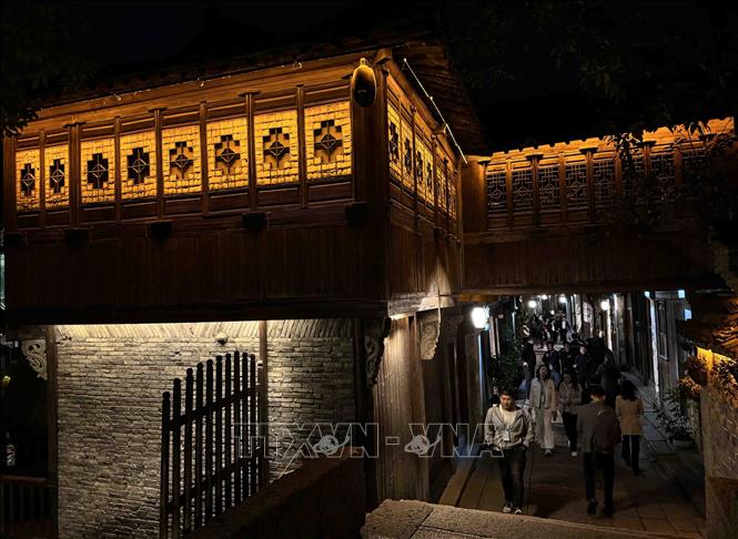 Ô Trấn là điểm đến hấp dẫn cho du khách muốn khám phá văn hóa, kiến trúc truyền thống của người dân Trung Quốc. Ảnh: Công Tuyên-PV TTXVN tại Trung Quốc
