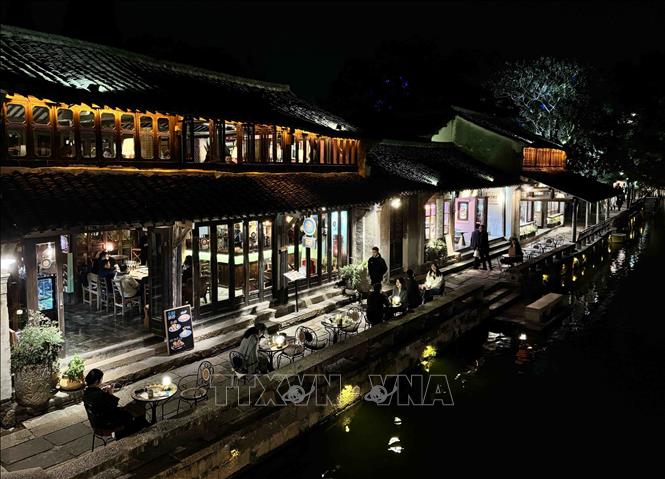 Ô Trấn là điểm đến hấp dẫn cho du khách muốn khám phá văn hóa, kiến trúc truyền thống của người dân Trung Quốc. Ảnh: Công Tuyên-PV TTXVN tại Trung Quốc