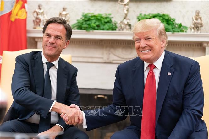 (Tư liệu) Ông Donald Trump, lúc là Tổng thống Mỹ, trong cuộc gặp với ông Mark Rutte, khi là Thủ tướng Hà Lan tại Nhà Trắng tháng 7/2019. Ảnh: White House/TTXVN 