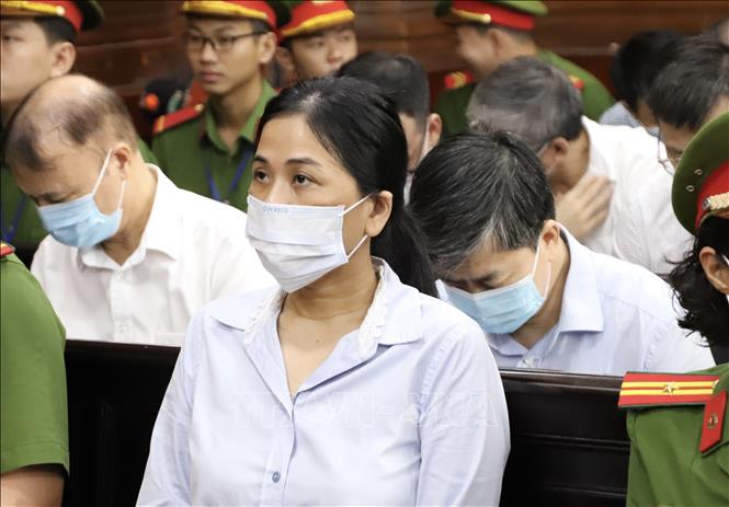 Bị cáo Mai Thị Hồng Hạnh (cựu Chủ tịch Hội Đồng Quản trị kiêm Giám đốc Công ty Xuyên Việt Oil) tại phiên toà. Ảnh: Hồng Giang - TTXVN