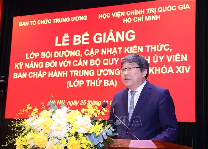 PGS.TS Nguyễn Duy Bắc, Phó Giám đốc Thường trực Học viện Chính trị quốc gia Hồ Chí Minh phát biểu. Ảnh: Văn Điệp – TTXVN