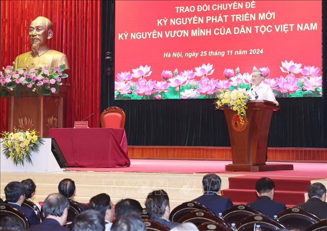 Party General Secretary To Lam lead a discussion on the topic of 