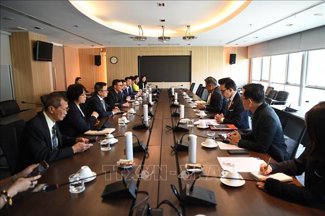The VJA delegation has a meeting with the Thai Ministry of Foreign Affairs. VNA/Photo by courtesy