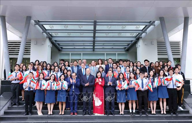Bulgarian President Rumen Radev visits the Diplomatic Academy of Vietnam (DAV). VNA Photo: Phạm Kiên 