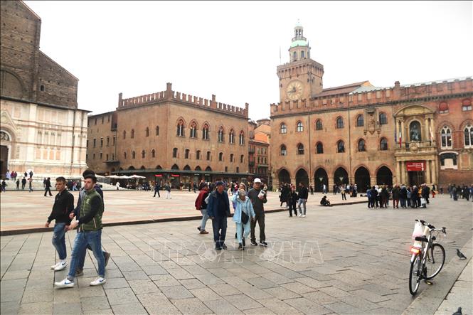 Một số tòa tháp tại thành phố Bologna. Ảnh: Thanh Hải - PV TTXVN tại Italy